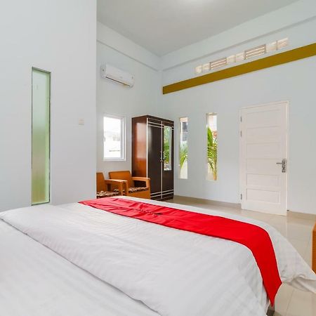 Reddoorz Syariah Near Simpang Sekip Palembang Hotel Exterior foto