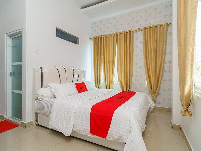 Reddoorz Syariah Near Simpang Sekip Palembang Hotel Exterior foto