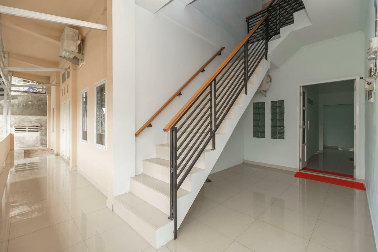 Reddoorz Syariah Near Simpang Sekip Palembang Hotel Exterior foto