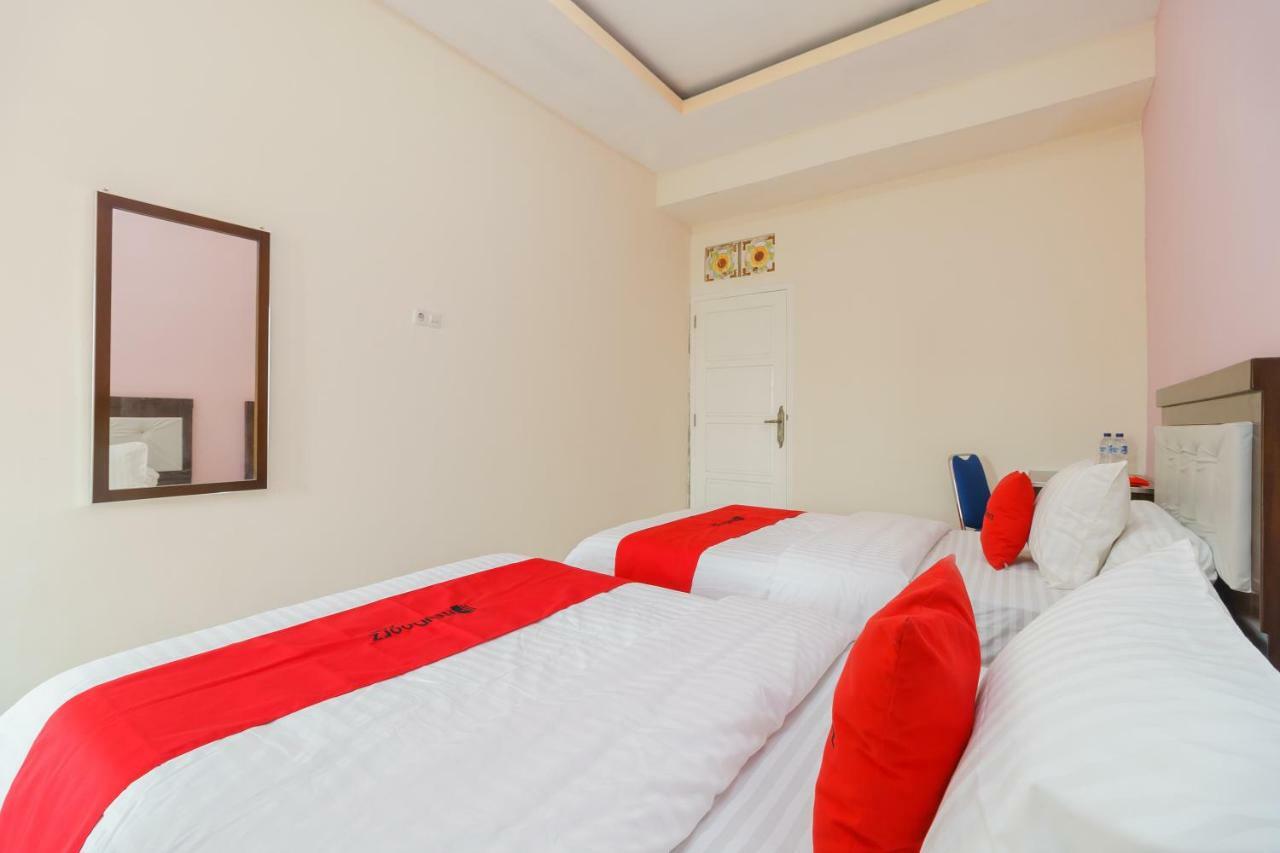 Reddoorz Syariah Near Simpang Sekip Palembang Hotel Exterior foto